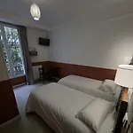 Caulaincourt Montmartre By Hiphophostels