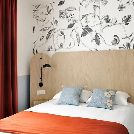 Caulaincourt Montmartre By Hiphophostels Hostel Paris
