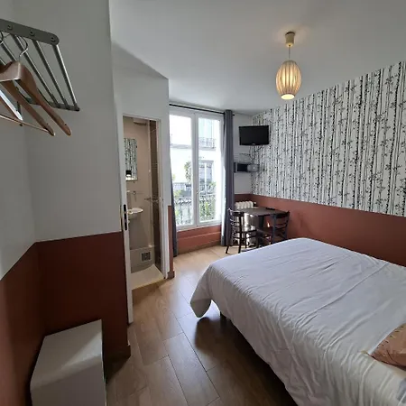 Caulaincourt Montmartre By Hiphophostels Ostello *